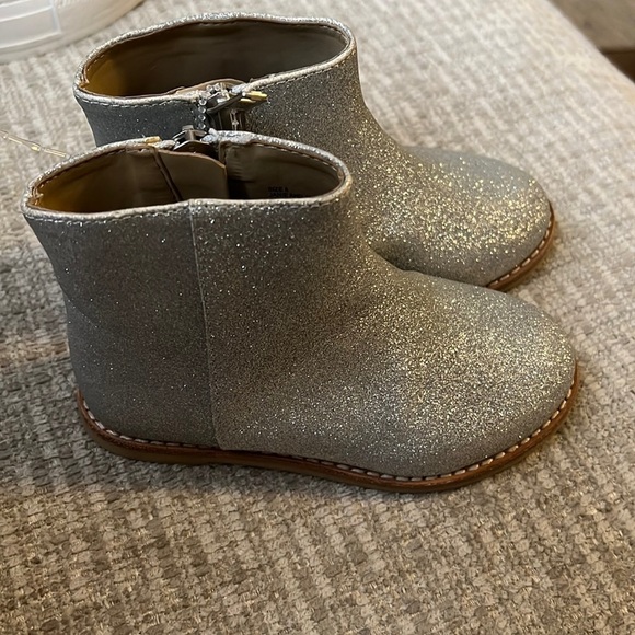 Janie and Jack girls silver boots size 8 - Picture 2 of 7